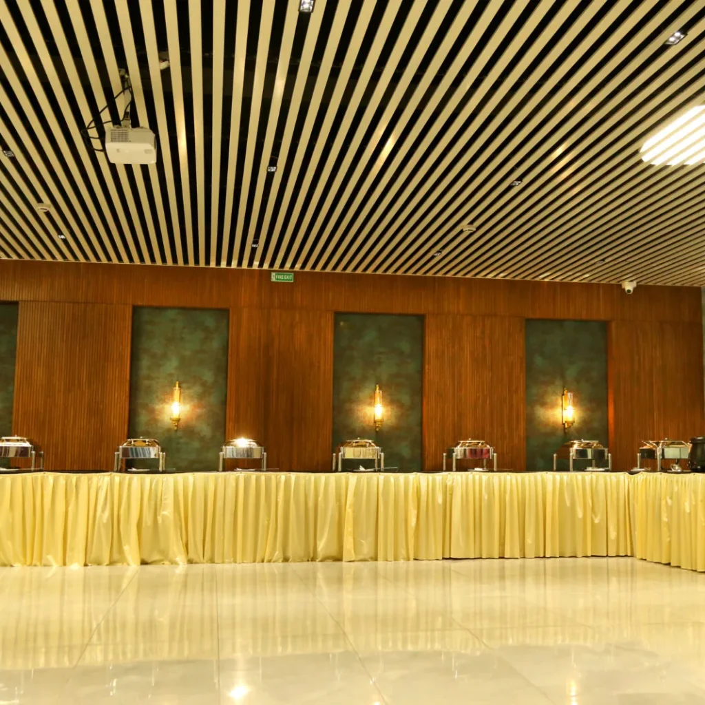 SOLITARE BANQUET VESU